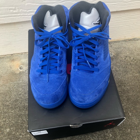 Jordan 5’s Royal Blue - Picture 2 of 5